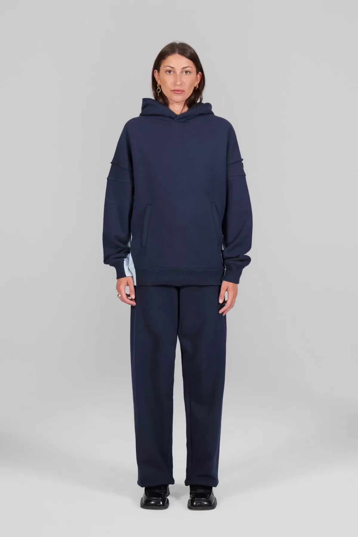 Sweat à capuche bicolore unisexe Austen>Gertrude Outlet