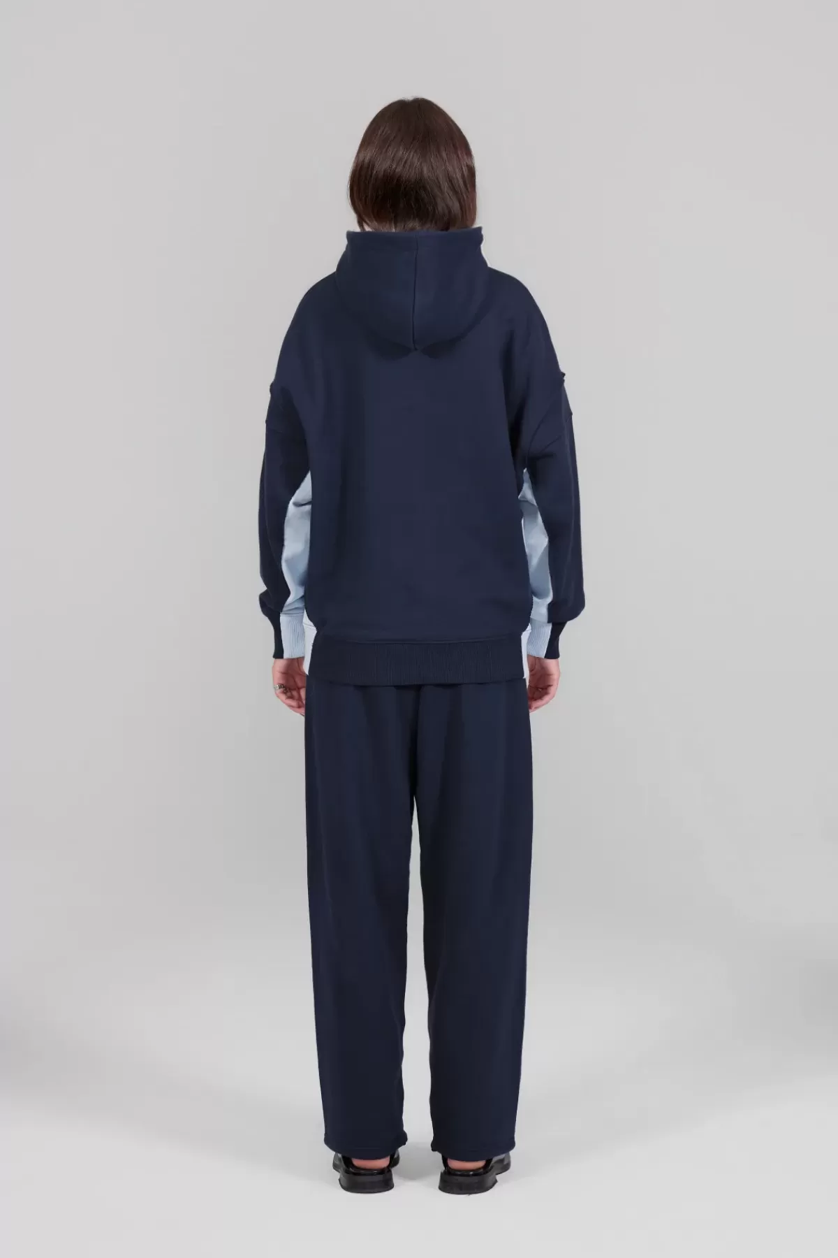 Sweat à capuche bicolore unisexe Austen>Gertrude Outlet